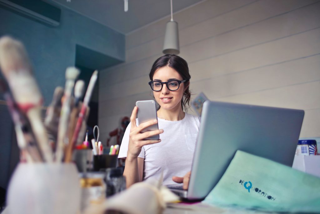 girl in phone